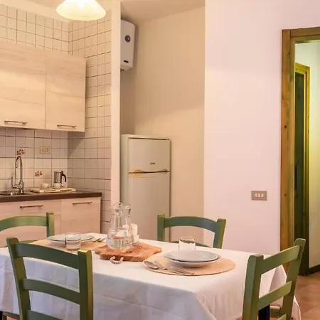 Appartamento Glorious Le Pavoncelle One Bedroom Sleeps Four And Child Num1450 *