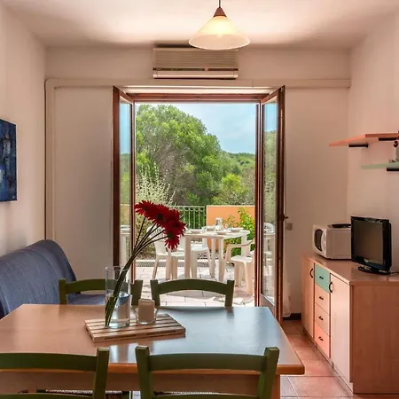 Glorious Le Pavoncelle One Bedroom Sleeps Four And Child Num1450 Apartmán *