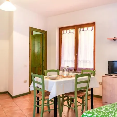 Appartamento Glorious Le Pavoncelle One Bedroom Sleeps Four Child Num1450 *