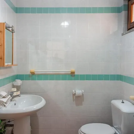 Glorious Le Pavoncelle One Bedroom Sleeps Four Child Num1450 *
