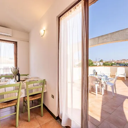 Glorious Le Pavoncelle One Bedroom Sleeps Four&child Num1450 Appartement